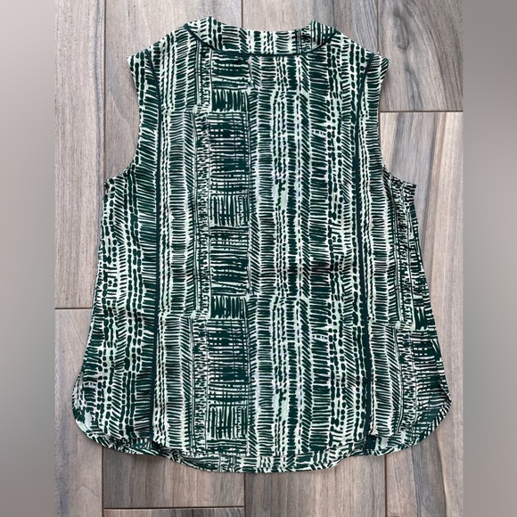 ***Halogen Green White Pattern Tank - Picture 9 of 9